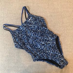 NEW Nike Hydrastrong Swimsuit